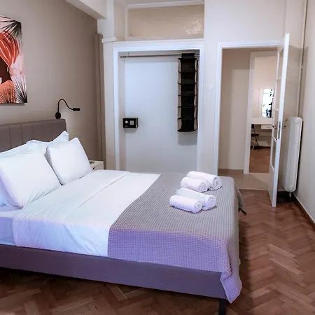 Plaka Apartment-2